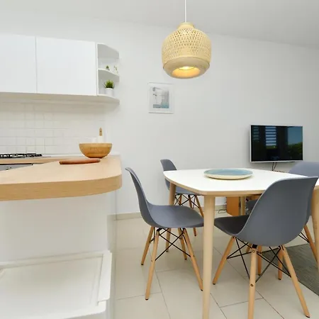 Apartment Ema *
