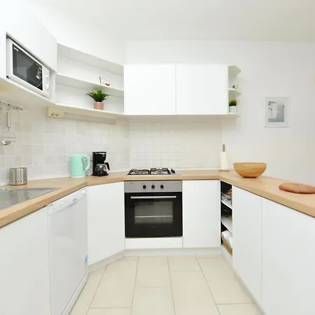 Ema Apartment *